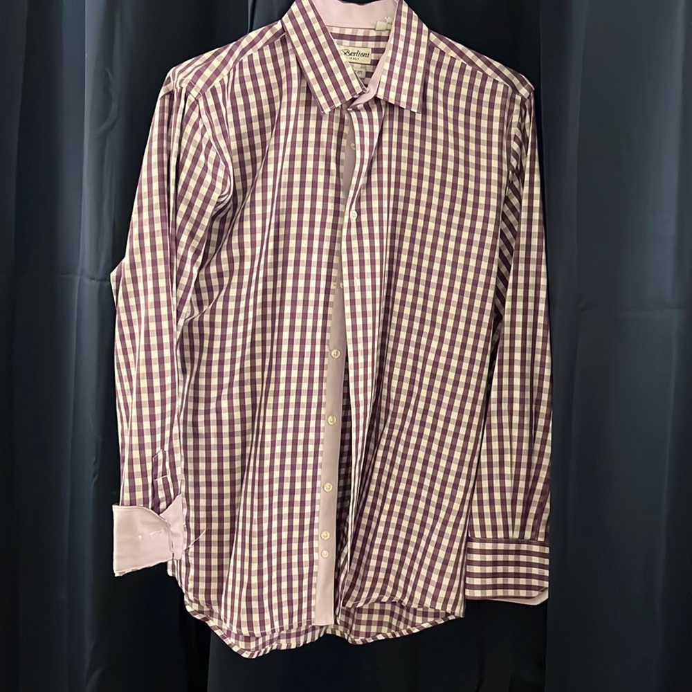 Men’s Button down contrast cuff and collars. 16-16 1/2. 34/35